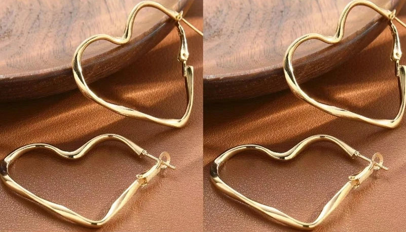 Trendy 1Pair Lovely Women Fashion Personality Exaggerated Hollow Heart Design Earring Cuff For Girl Birthday Jewelry Gift