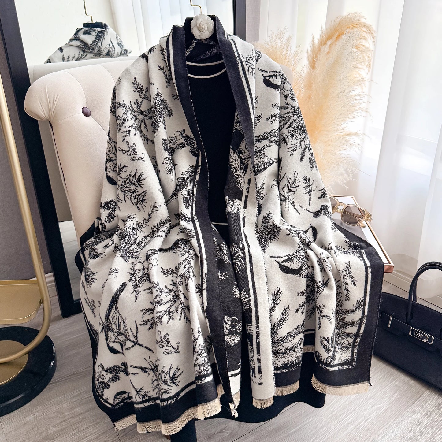 Women's Floral Cashmere Scarves Warm Wraps Large Shawls for Autumn Winter Fashionable Scarves Accessories