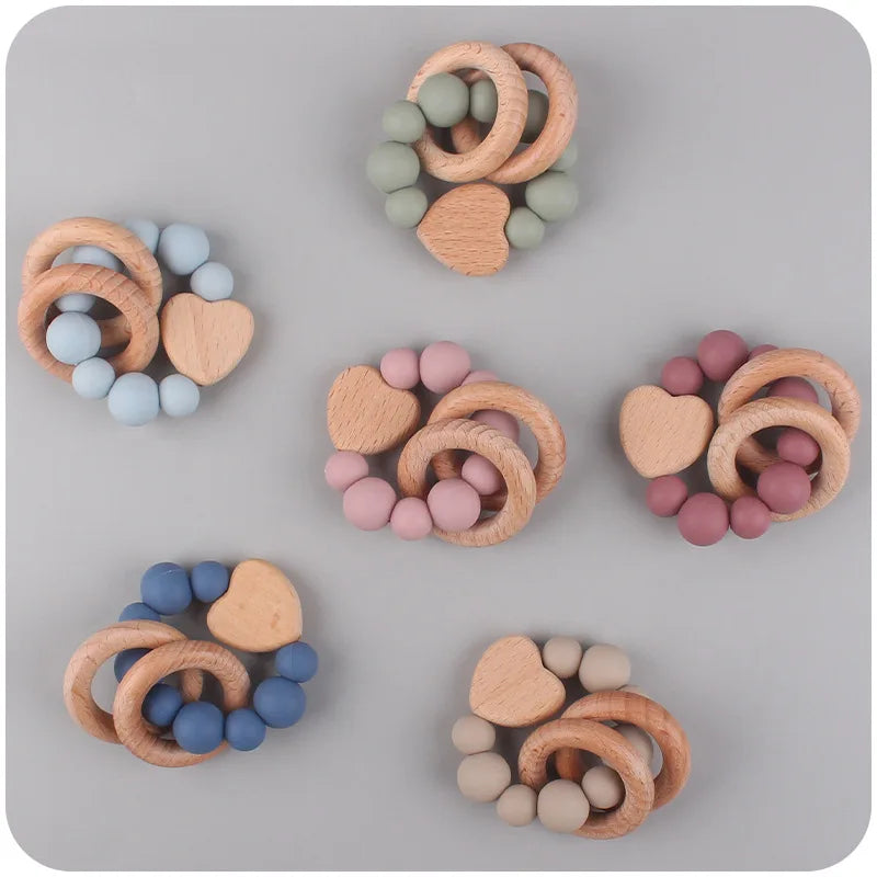 New Baby Products Made of Beech Cartoon Love Soothe Baby Silicone Bite Grinding Beech Wood Toys Baby Accessories Bebes teether