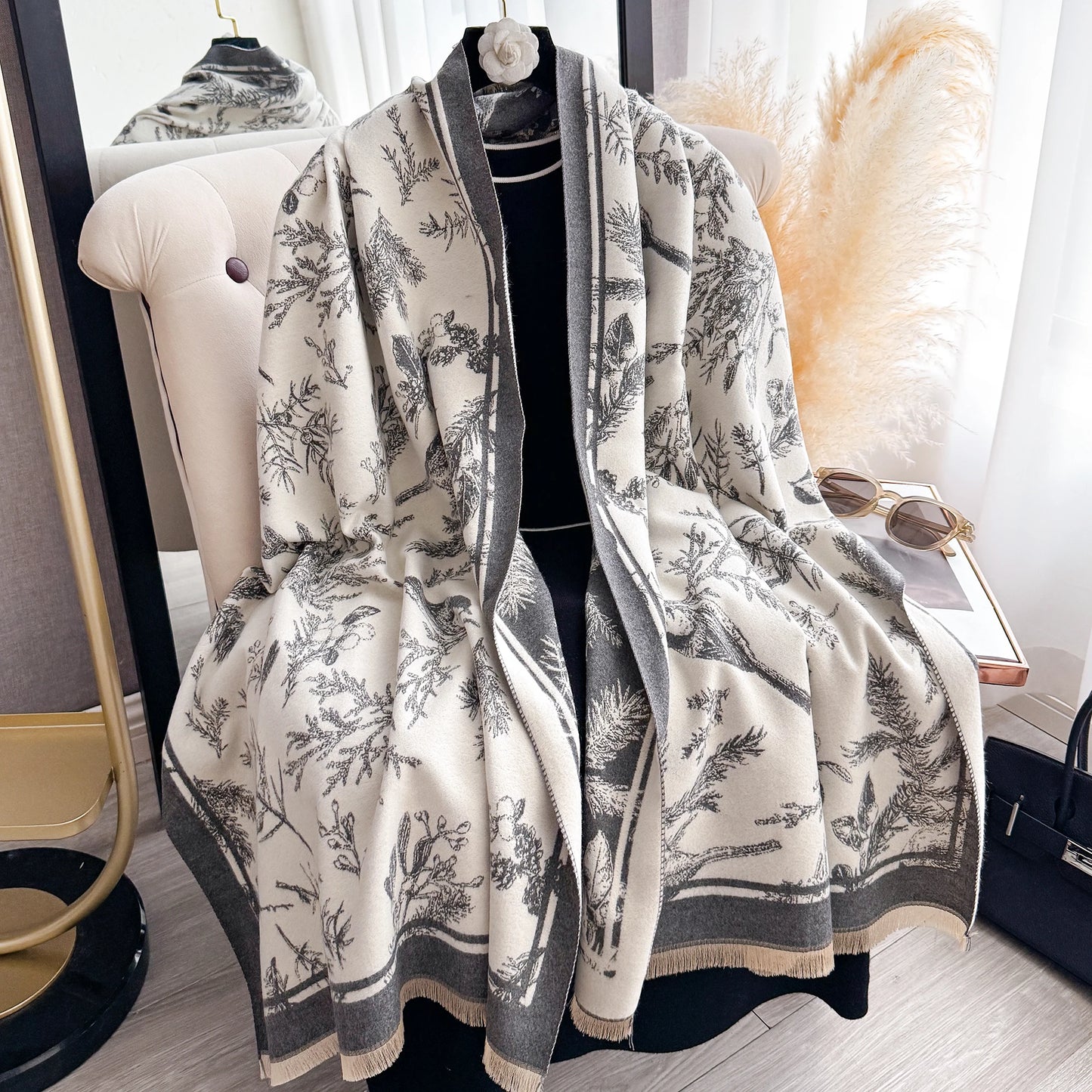 Women's Floral Cashmere Scarves Warm Wraps Large Shawls for Autumn Winter Fashionable Scarves Accessories