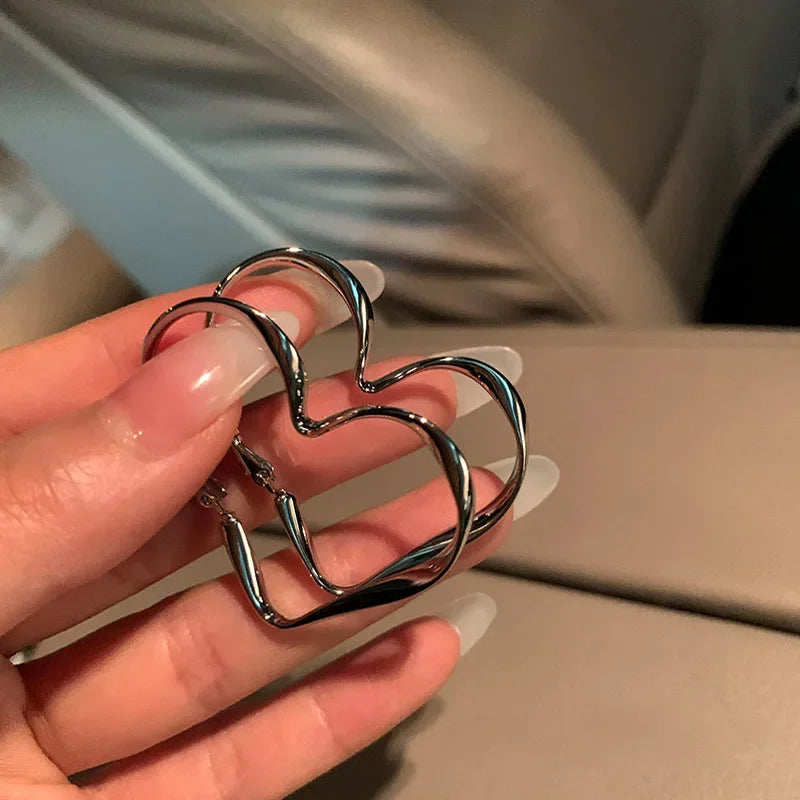 Trendy 1Pair Lovely Women Fashion Personality Exaggerated Hollow Heart Design Earring Cuff For Girl Birthday Jewelry Gift