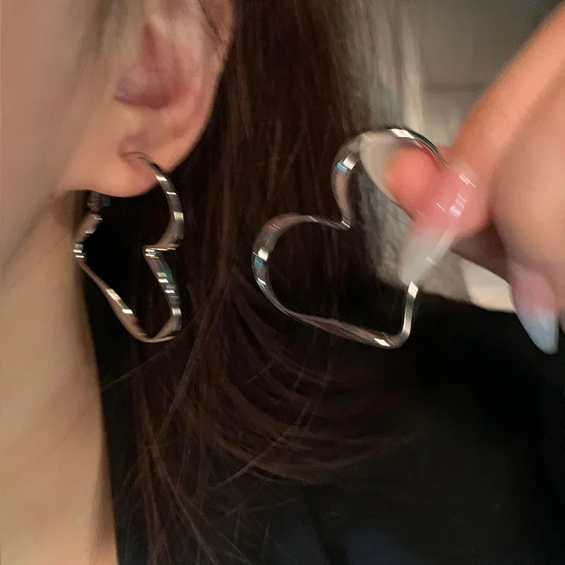 Trendy 1Pair Lovely Women Fashion Personality Exaggerated Hollow Heart Design Earring Cuff For Girl Birthday Jewelry Gift